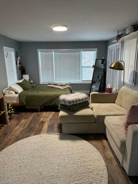 Building Photo - 3325 Stevens St