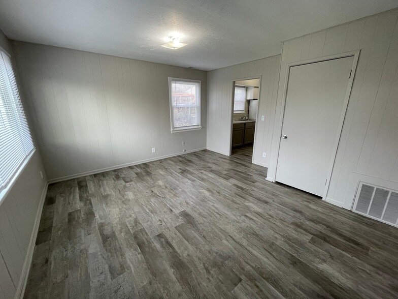 Building Photo - 3905 Burdette St