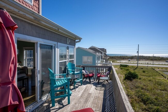 Building Photo - Coastal Duplex with Stunning Water Views —...