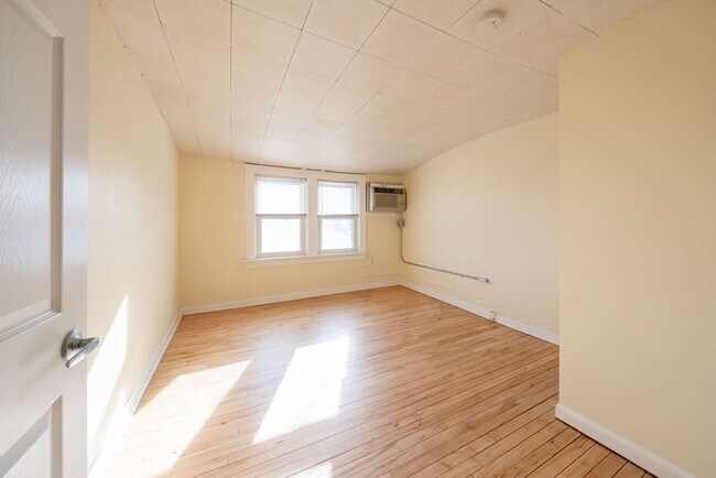 Building Photo - Jager Saratoga