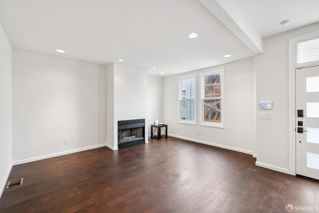 Building Photo - 971 Filbert St