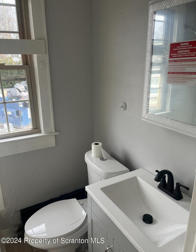 Building Photo - 109 N Thomas Ave