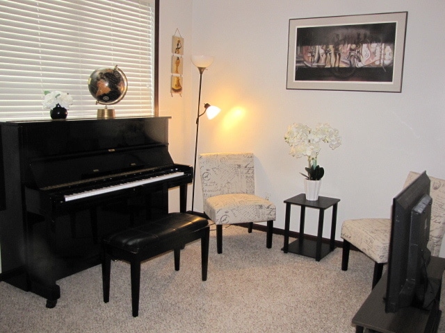 Building Photo - Fabulous 3Bd/2.5Ba House/Detached townhome- over 2000 finished sqft plus unfinished basement! Woo...