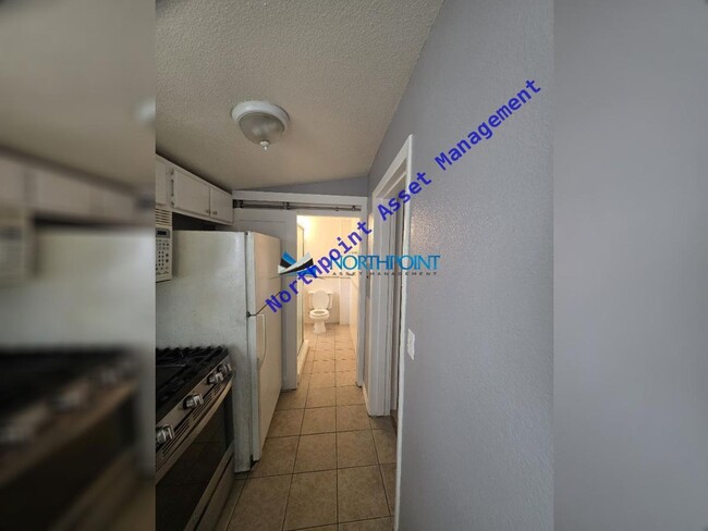 Building Photo - 525-527 14TH STREET