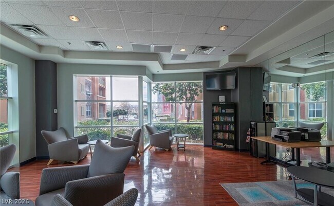 Building Photo - 20 E Serene Ave