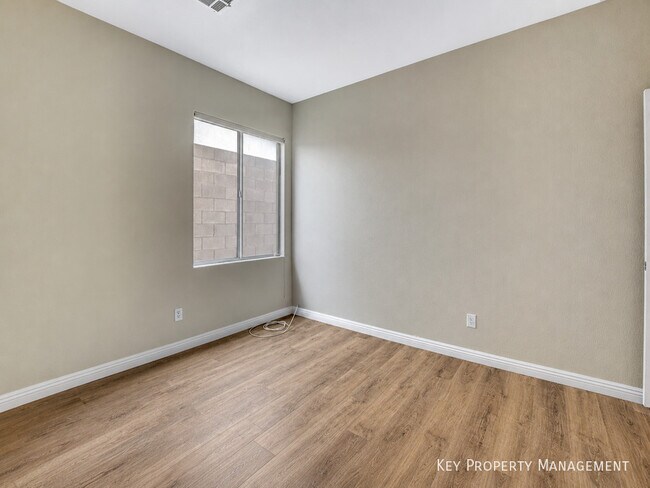 Building Photo - 2294 Tedesca Dr
