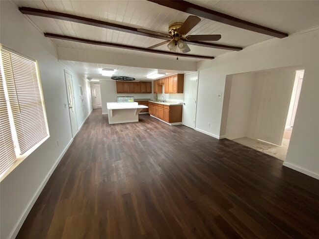 Building Photo - 20672 Trinity Way