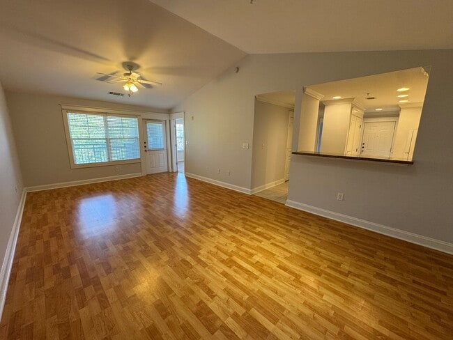 Building Photo - Available Now! 2 Bed/2 Bath in The Woodlands!