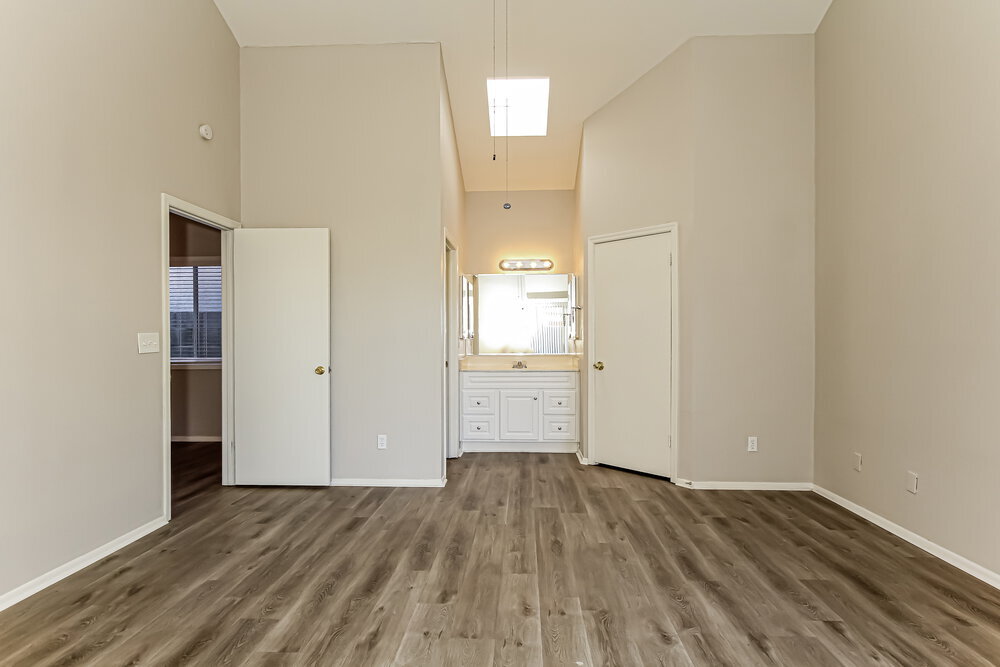 Building Photo - 11324 N 82nd Ave