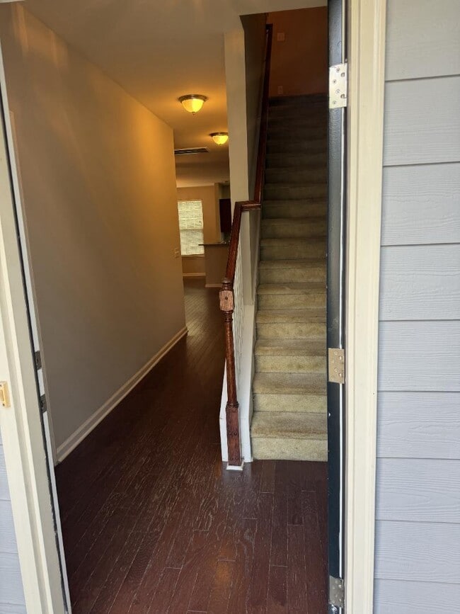 Building Photo - 827 Bibury Ct