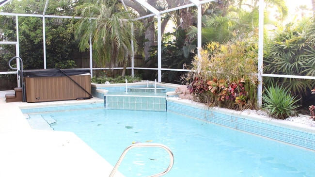 Building Photo - 132 Cambridge Ct