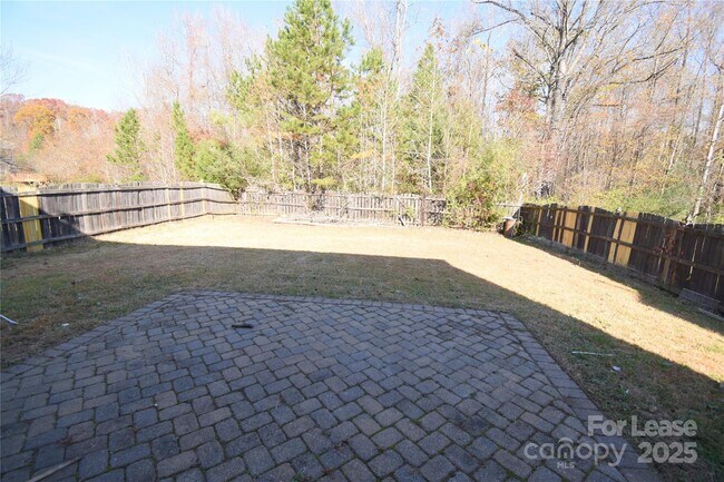 Building Photo - 7704 Aragorn Ln