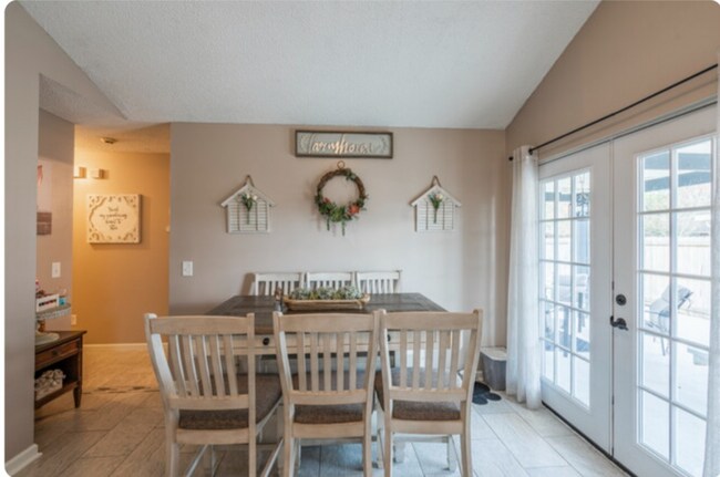 Building Photo - 908 Churchfield Dr
