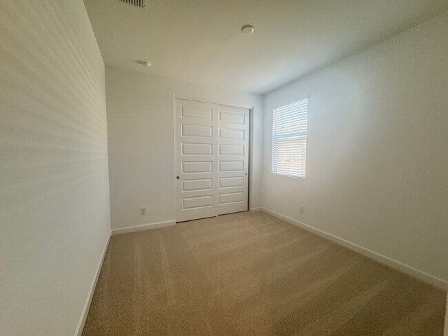 Building Photo - BRAND NEW HOME IN ALORAVITA IN PEORIA