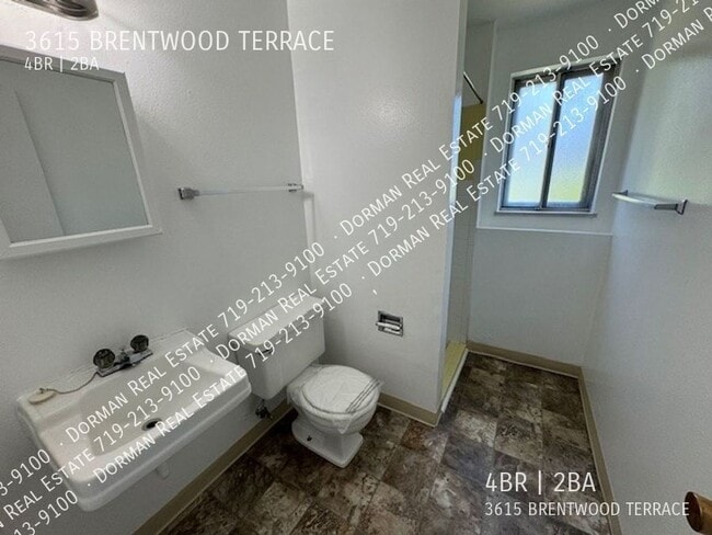 Building Photo - 3615 Brentwood Terrace