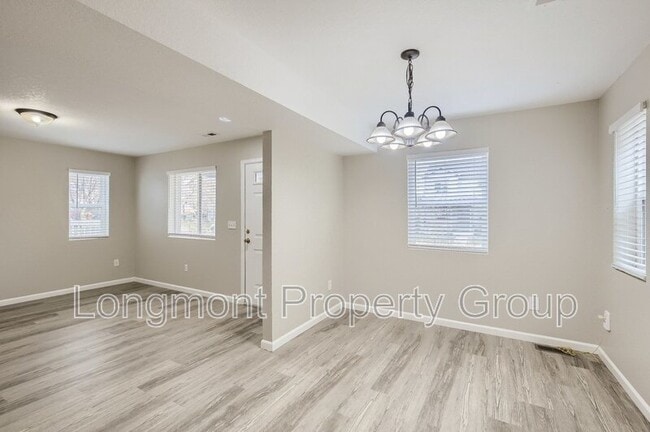 Building Photo - 303 Sweet Valley Ct