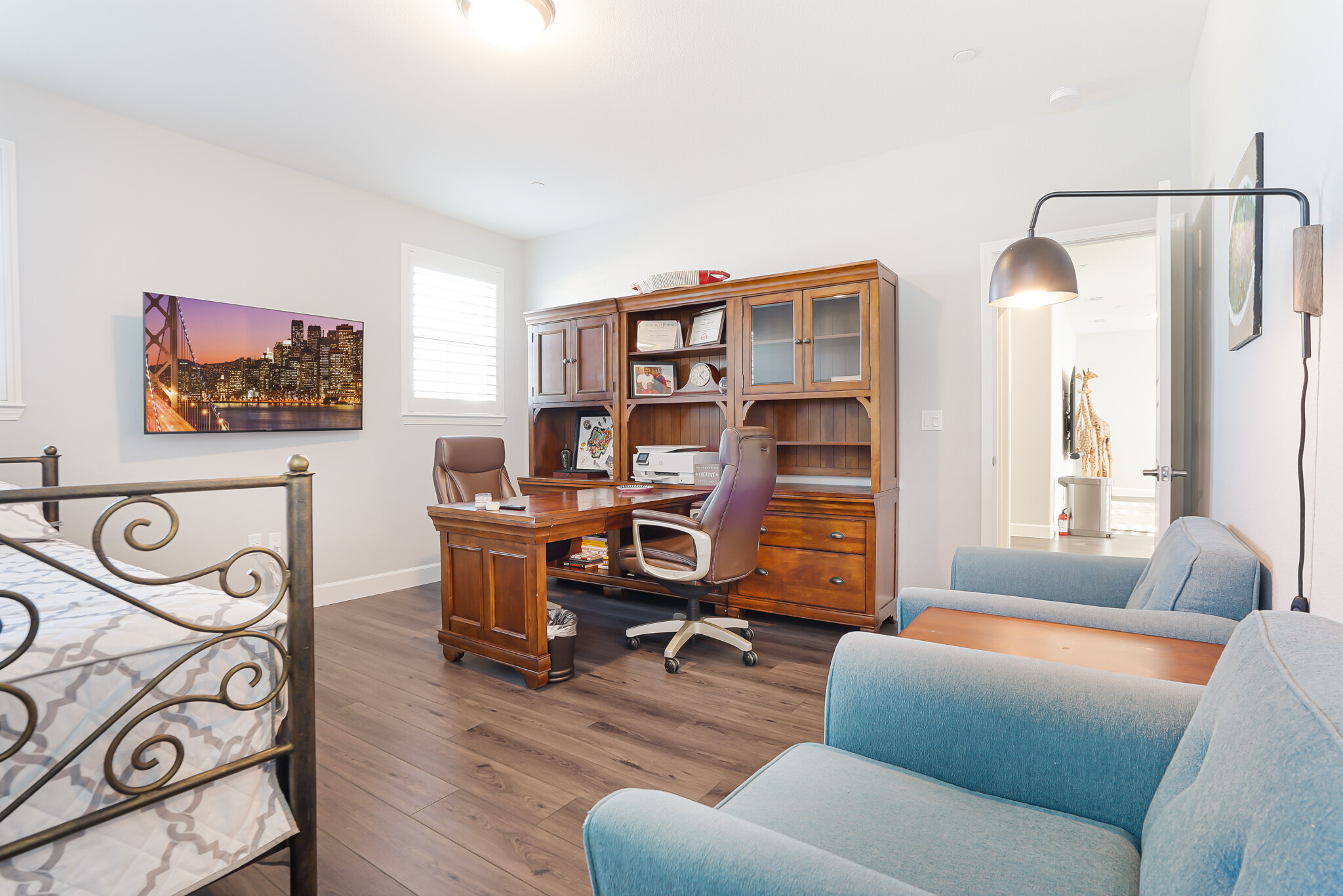 3rd upstairs bedroom, walk-in closet (includes wall mounted TV w/ hidden wires behind wall). - 5919 Lakestone Dr
