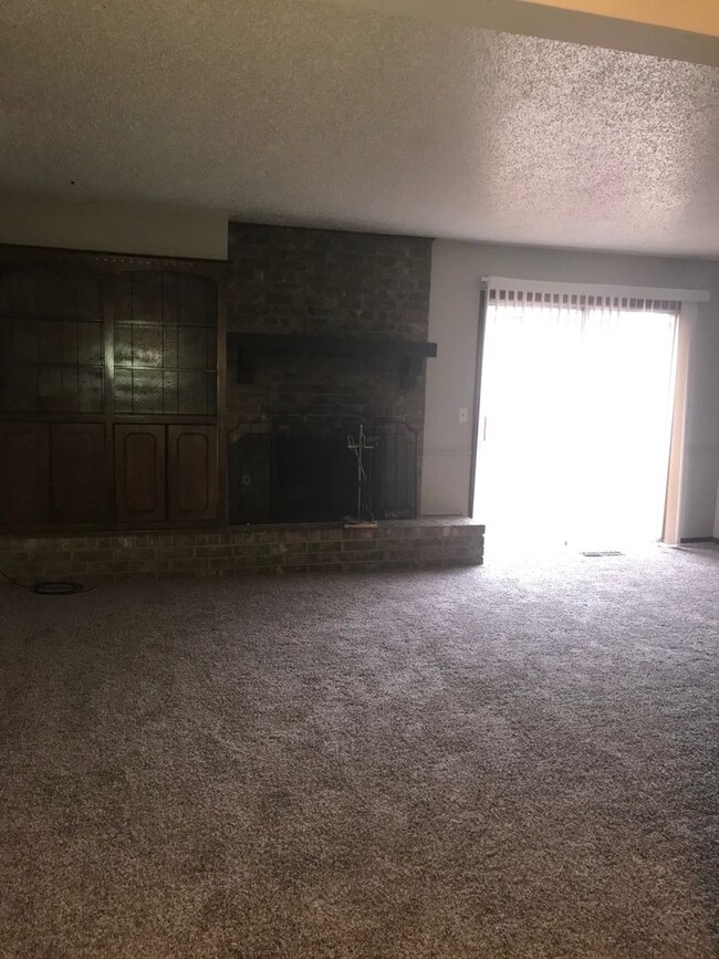 Building Photo - Edmond Home Ready for Occupancy