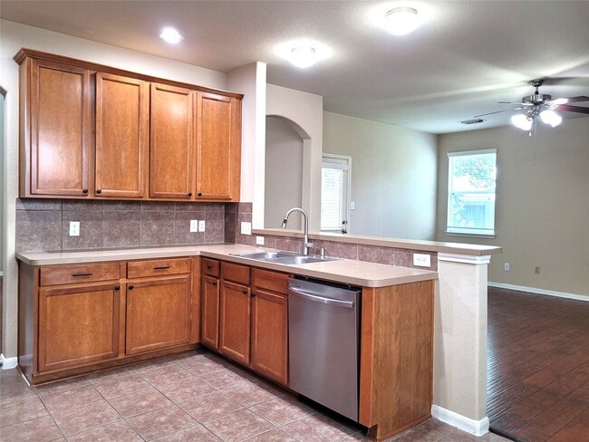 Building Photo - 26319 Longview Creek Dr