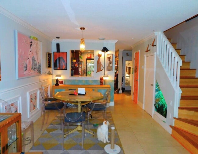 Building Photo - 797 S Riverside Dr