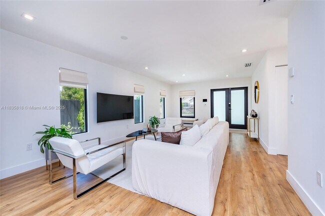 Building Photo - BAY VISTA PARK