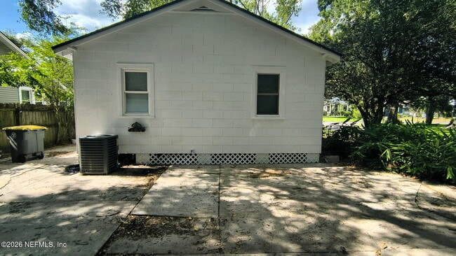 Building Photo - 3602 Ernest St