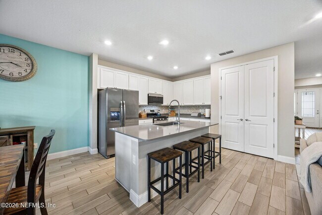 Building Photo - 118 Sadler Ct