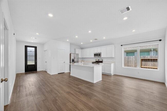 Building Photo - 3013 Myrtle Bch Ln