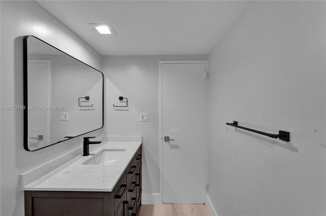 Building Photo - 5600 Collins Ave