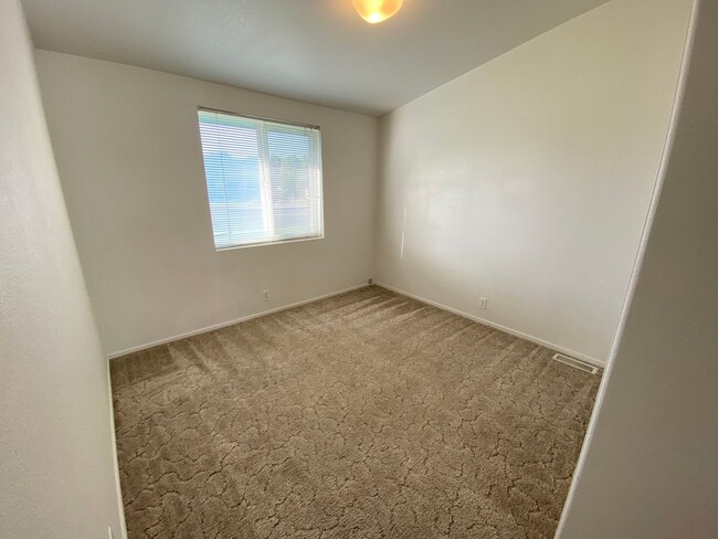 Building Photo - 3 Bed, 2 Bath Home for Rent in Kittitas!