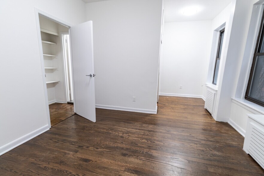 Building Photo - 328 E 30th St