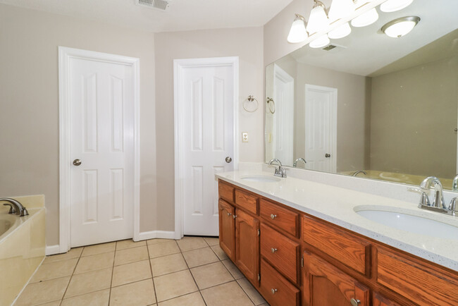 Building Photo - 9811 Morgan Meadows Cove