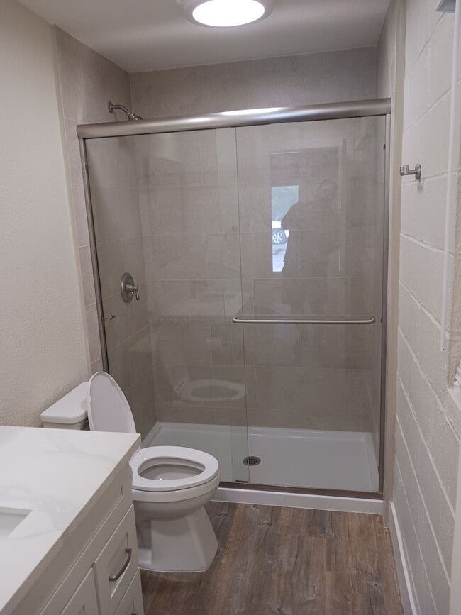 Building Photo - 2 Bedroom Available July 1st Located in Central Davis