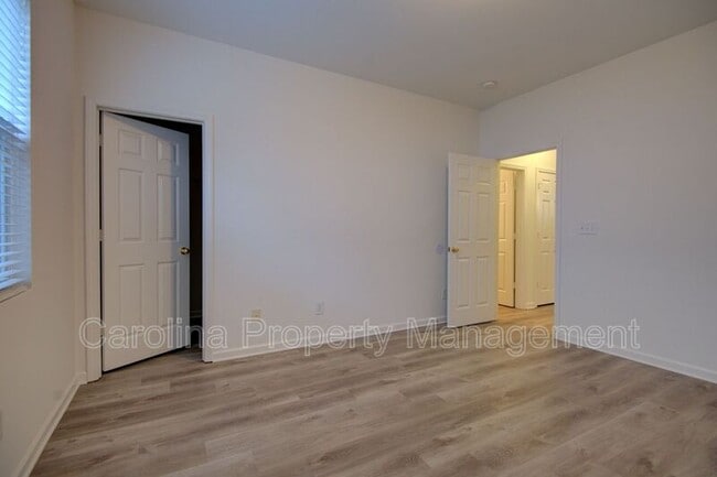 Building Photo - 421 Garden Grove Rd