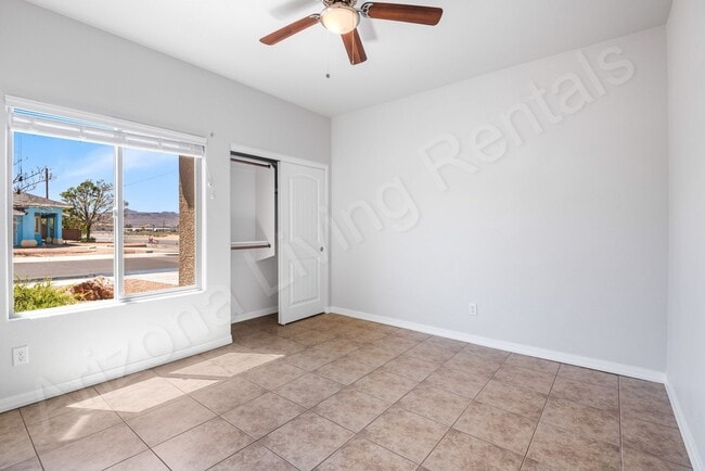 Building Photo - CHARMING TWO BEDROOM