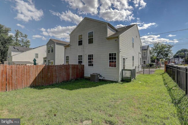 Building Photo - 156 Sweets Ave
