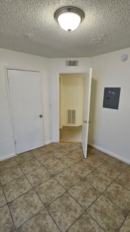 Building Photo - 429 S Backer Ave