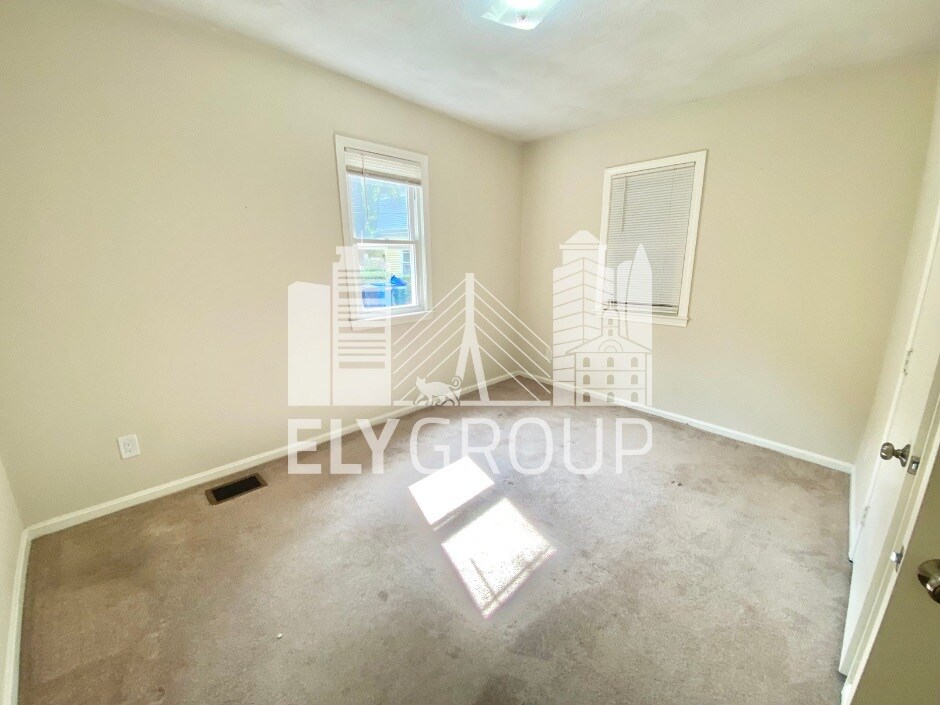 Building Photo - 14 Callender St