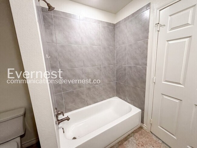 Building Photo - 2316 Duntov Dr