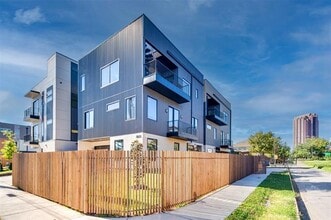 Building Photo - 3825 Munger Ave