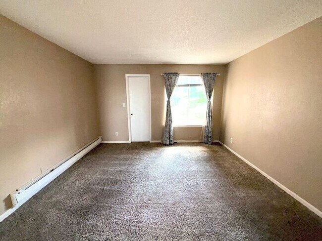 Building Photo - North Reno Wildcreek Garden Condos Upstairs 2 Bedroom