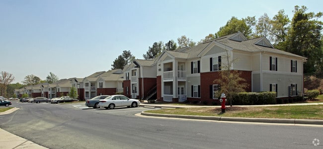 Primary Photo - Perry Hill Apartments