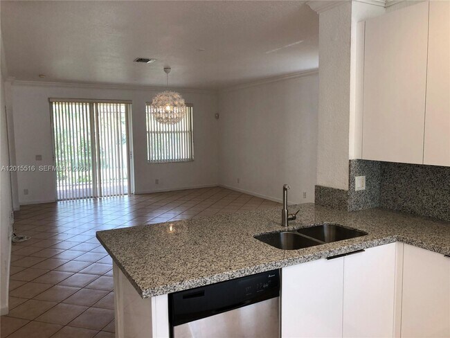 Building Photo - 693 Live Oak Ln