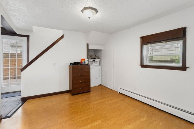 Building Photo - 21 Borden St