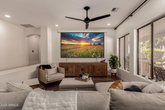 Building Photo - 10502 E Posada Ave