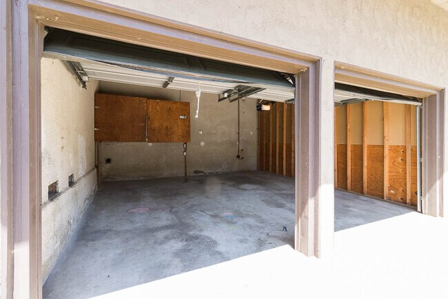 Building Photo - 2102 Mathews Ave