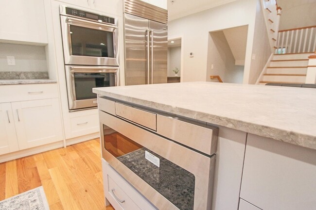 Building Photo - 22 Austin Ln