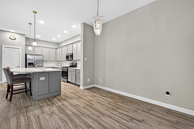 Building Photo - 6014 Dark Kite Trl