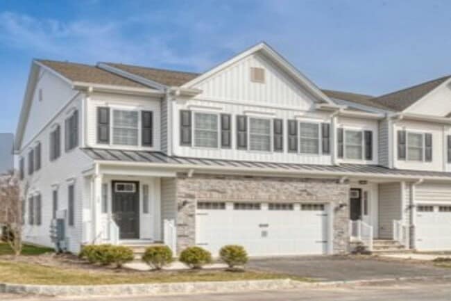 Building Photo - 1 Davies Dr