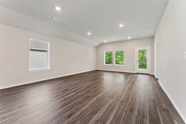 Building Photo - 602 W Cattleman Ct